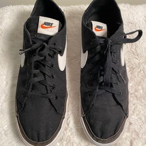 Nike black sneakers size 9 man